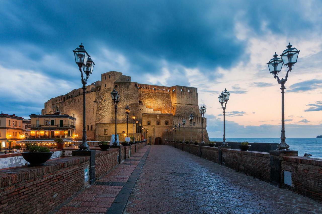 Donnare Casavacanza - Historic Center Of Napoli Bagian luar foto