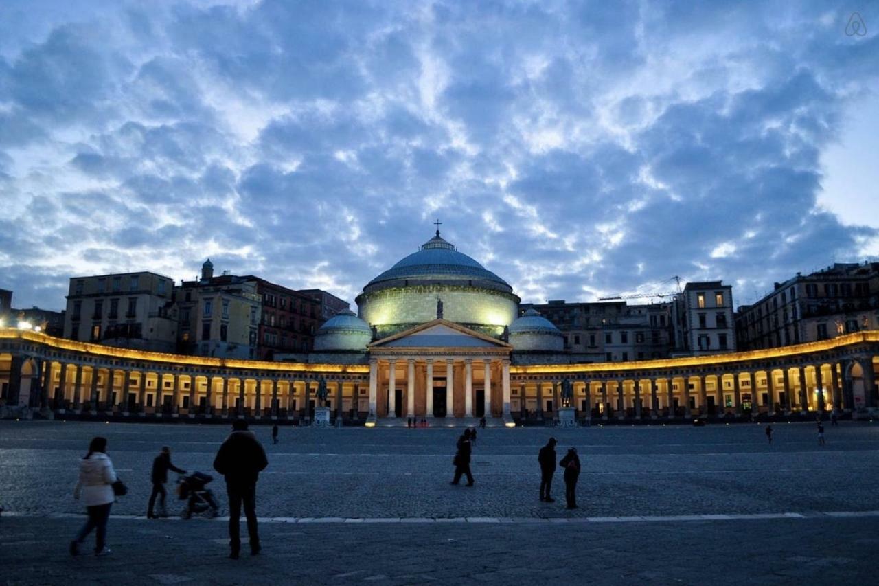 Donnare Casavacanza - Historic Center Of Napoli Bagian luar foto