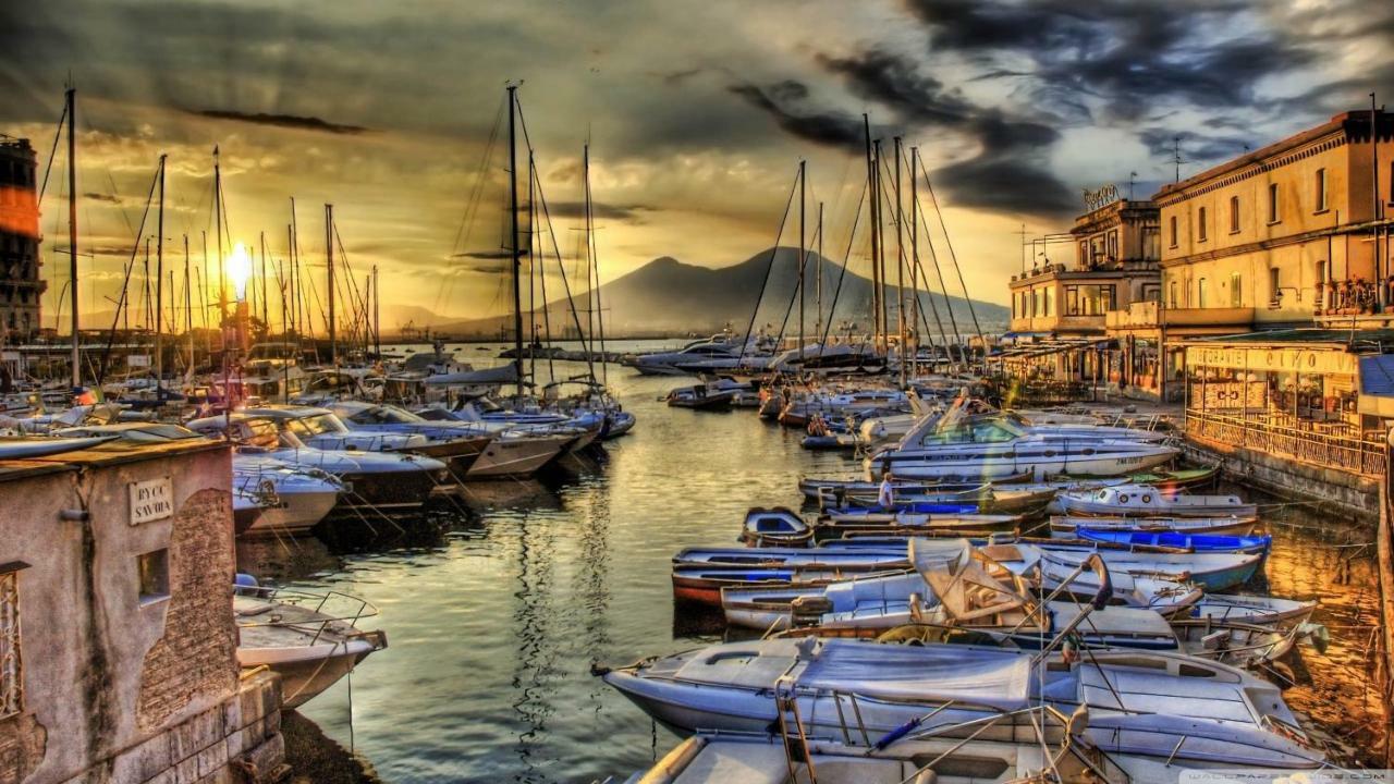 Donnare Casavacanza - Historic Center Of Napoli Bagian luar foto