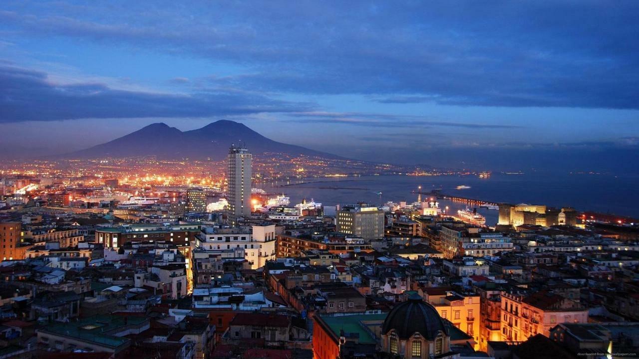 Donnare Casavacanza - Historic Center Of Napoli Bagian luar foto