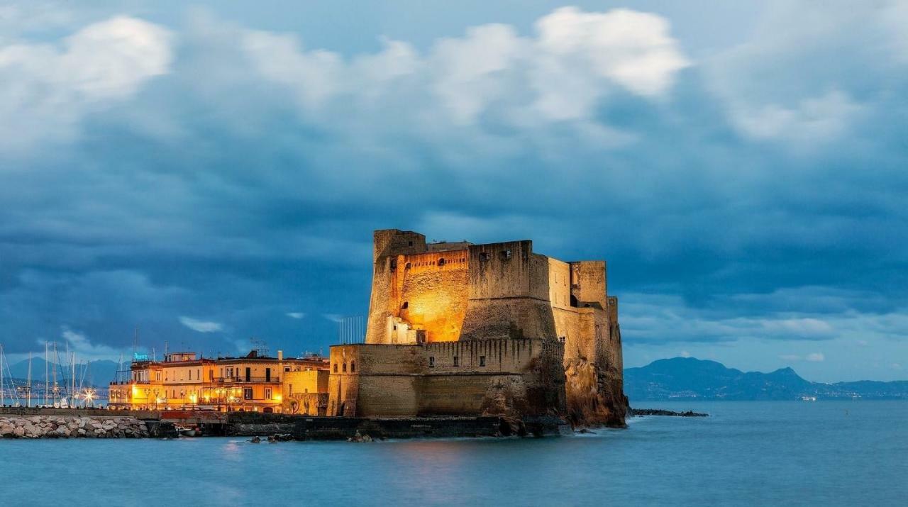 Donnare Casavacanza - Historic Center Of Napoli Bagian luar foto